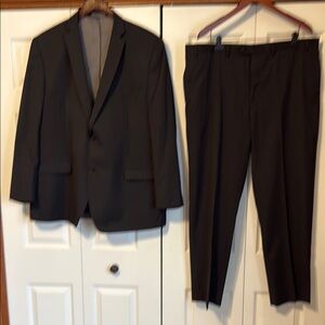 Men's Joseph Abboud Classic Black Suit, Jacket 51L, Pants 42x32